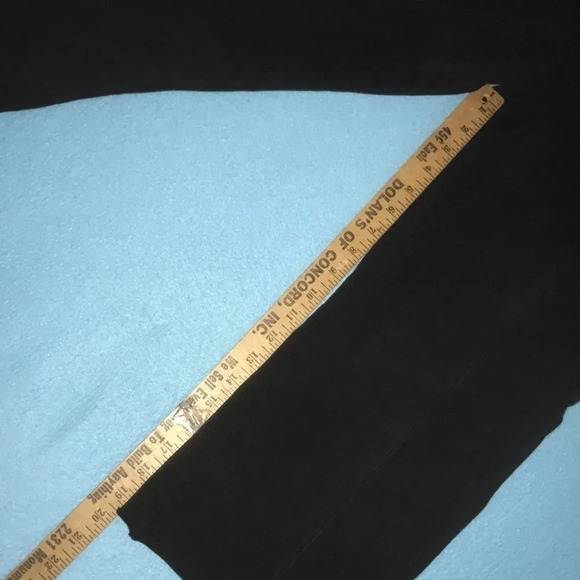 𝅺Freestyle a Danskin Company black crop raw hem drawstrings, side pocket size S - Picture 5 of 6